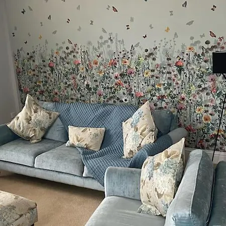 First Floor With Roof Terrace Apartment