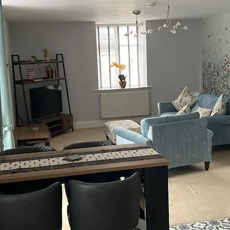 Apartment First Floor With Roof Terrace