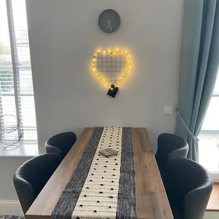First Floor With Roof Terrace Apartment