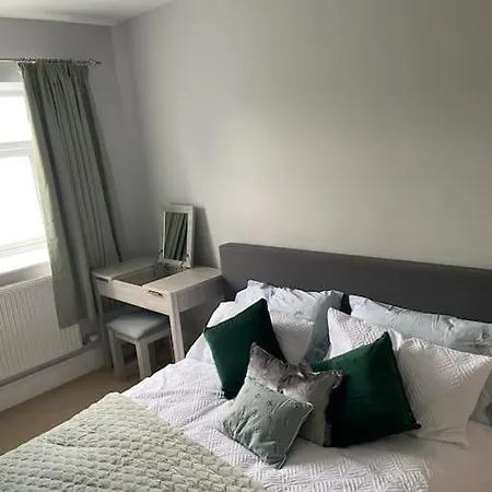 First Floor With Roof Terrace Apartment